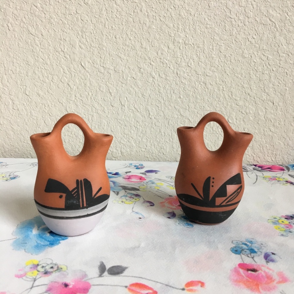 Pottery Authentic Native American wedding vase 2